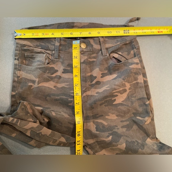 Olivaceous, camo ankle stretch pants, size S - Picture 8 of 8